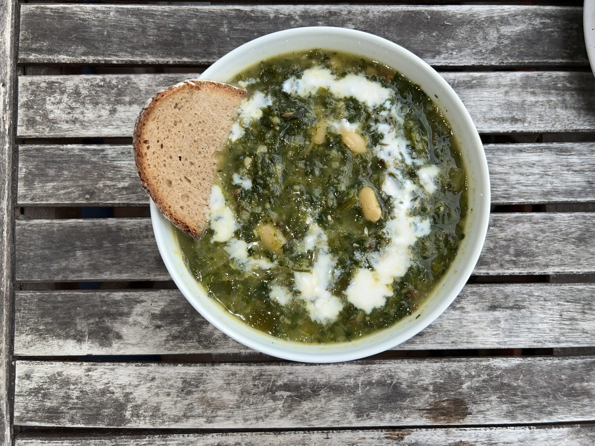 Mehr über den Artikel erfahren Herby White Bean Soup