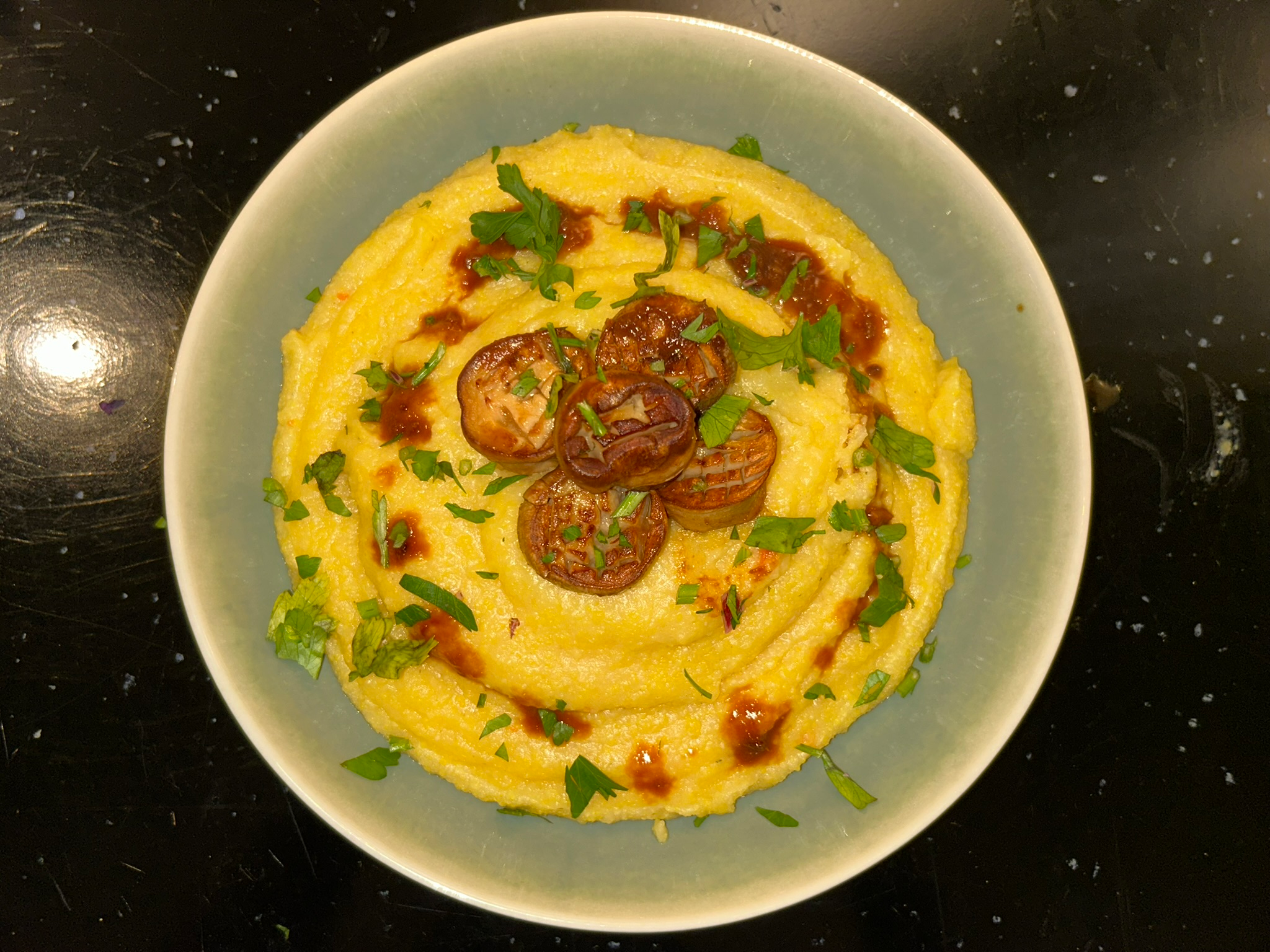 Mehr über den Artikel erfahren Mushroom Scallops on Creamy Polenta